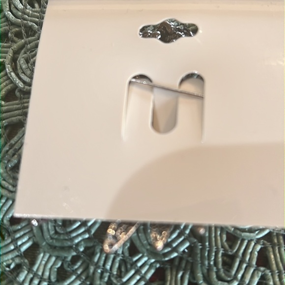 New gorgeous brooch with pink crystals. - Picture 4 of 5